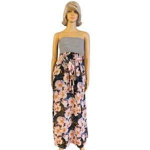 Xhilaration maxi dress in size L 💖